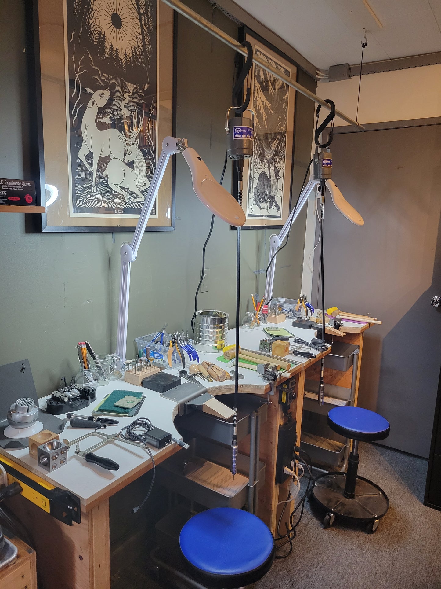 IN STUDIO Private Double Desk Silversmith lessons for Couples & Friends & Family 🏳️‍🌈 asl 🤟 ♿️ ♾️